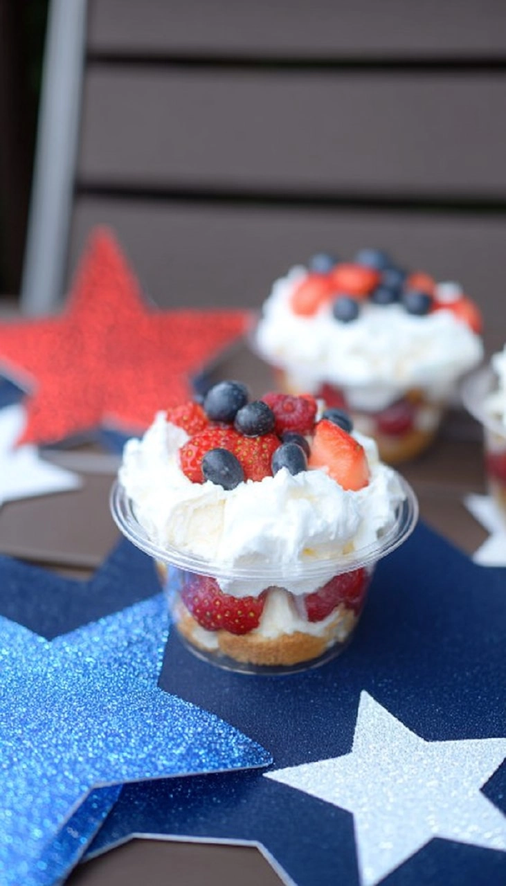 Fourth of July Mini Shortcake Cups